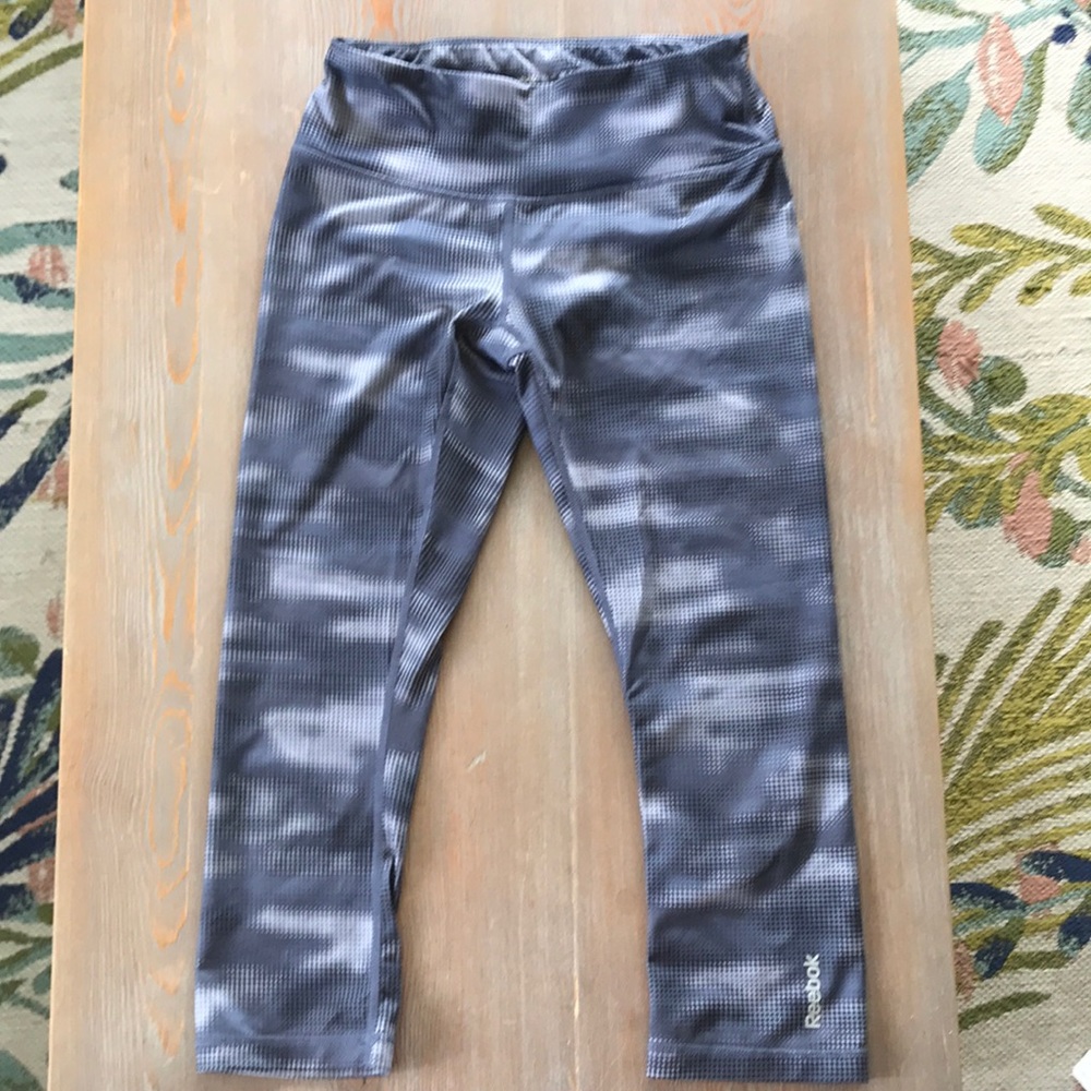 WORKOUT CLOTHES BUNDLE - Picture 3 of 3